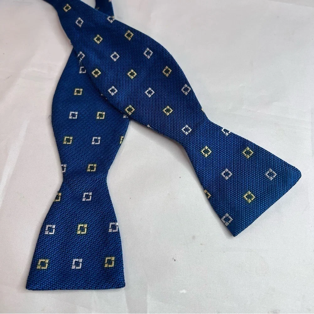 BEN SHERMAN Raw Silk Bow Tie